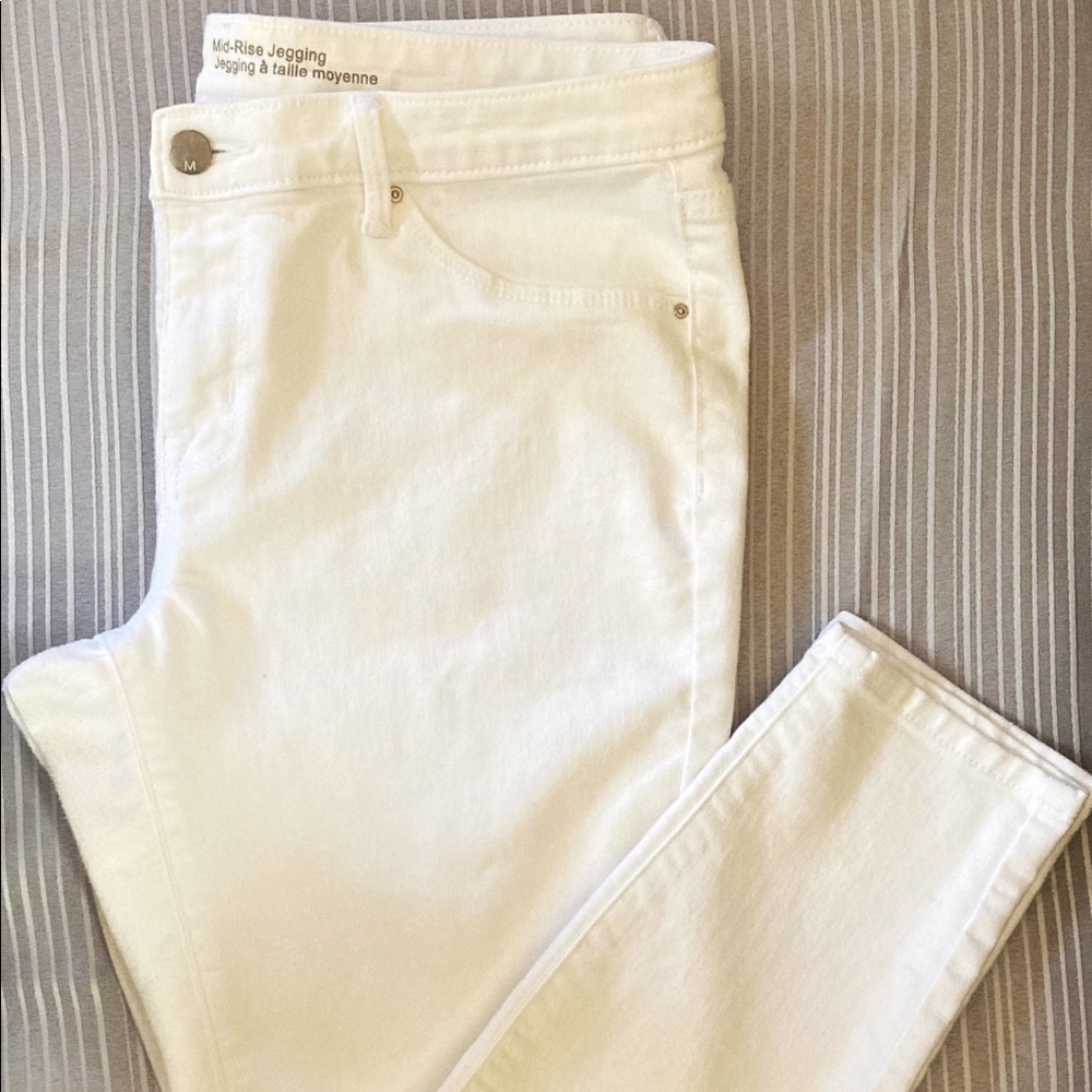 Affordable MOSSIMO Denim women’s MidRise Jeggings